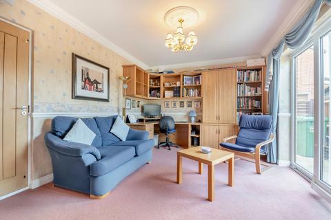 16 Mount Road, Wombourne, Wolverhampton, WV5 9EP