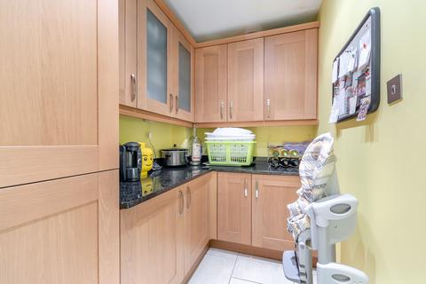 16 Mount Road, Wombourne, Wolverhampton, WV5 9EP