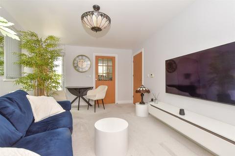 2 bedroom ground floor flat for sale, Adams Drive, Willesborough, Ashford, Kent