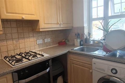 45 Westminster Close, Feltham, TW14 9XD