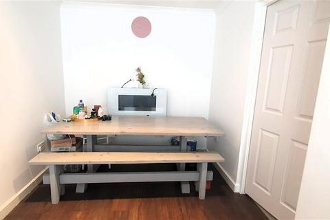 45 Westminster Close, Feltham, TW14 9XD