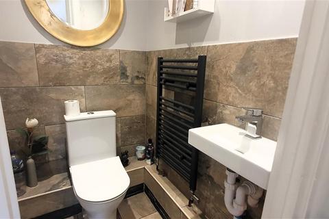 45 Westminster Close, Feltham, TW14 9XD