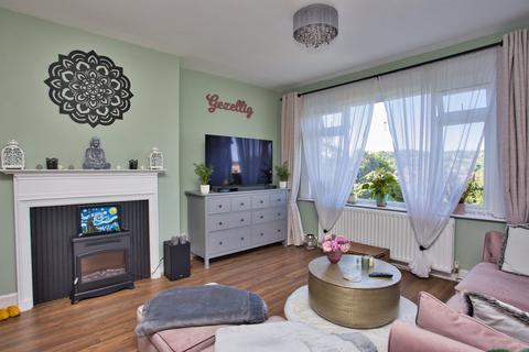 Flat 3, 8 Castle Avenue, Dover, CT16 1HA