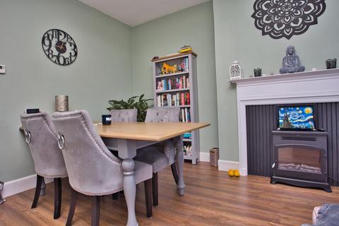 Flat 3, 8 Castle Avenue, Dover, CT16 1HA