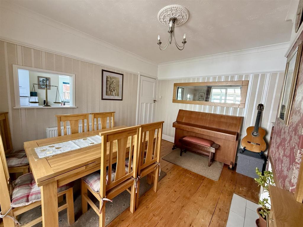 Dining Room: