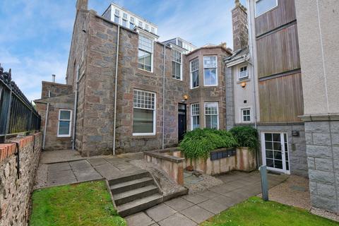 82 Queens Road, Aberdeen, AB15 4YE