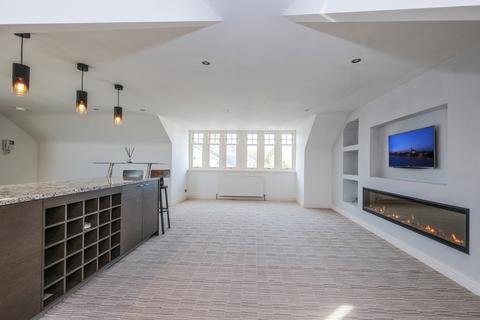 82 Queens Road, Aberdeen, AB15 4YE