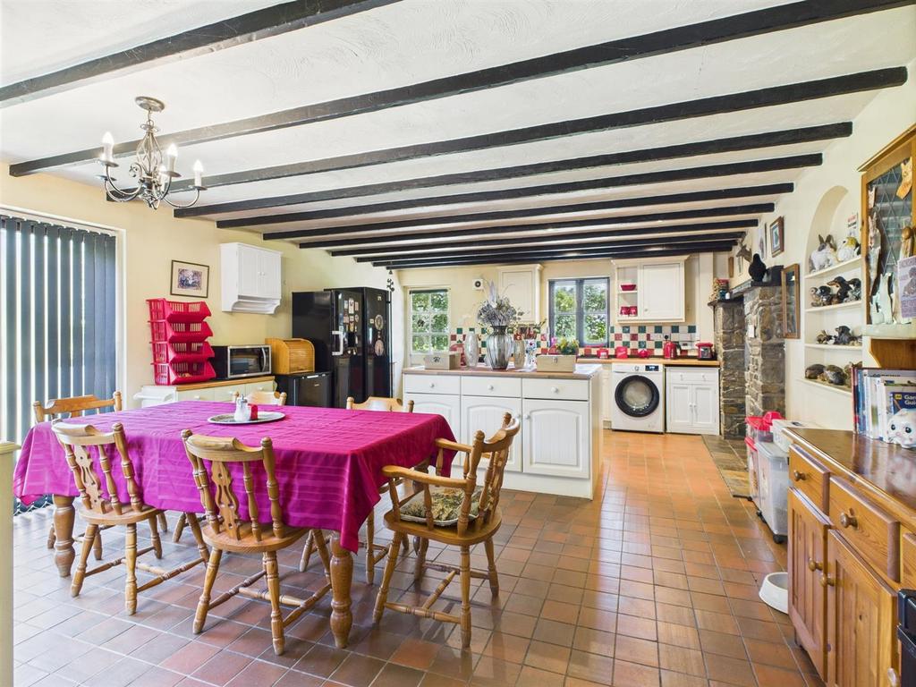 CAM05474 G0-PR0014-STILL004.jpg