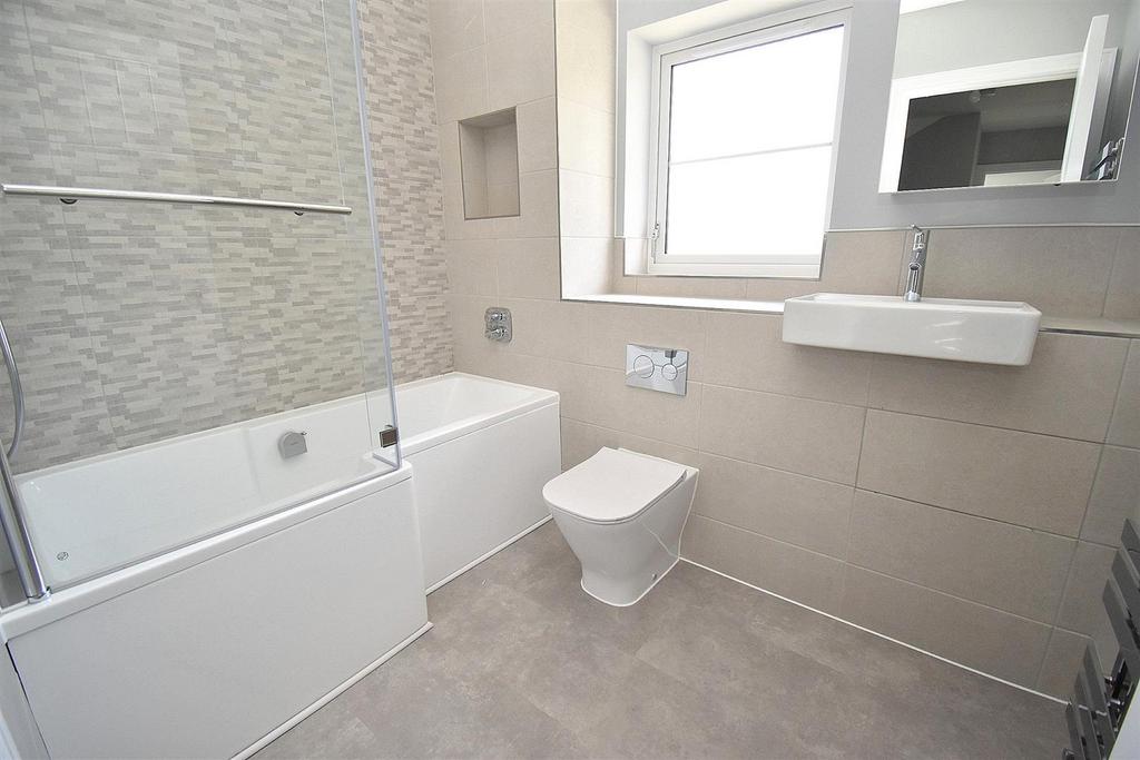 Bathroom - 14.JPG