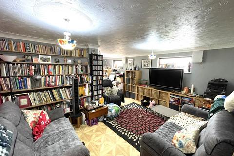 4 bedroom semi-detached house for sale, Bradville, Milton Keynes MK13