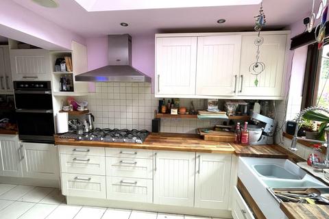 4 bedroom semi-detached house for sale, Bradville, Milton Keynes MK13