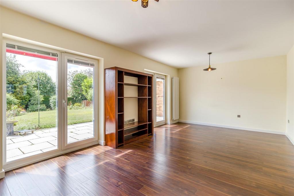 8657371-interior16.jpg