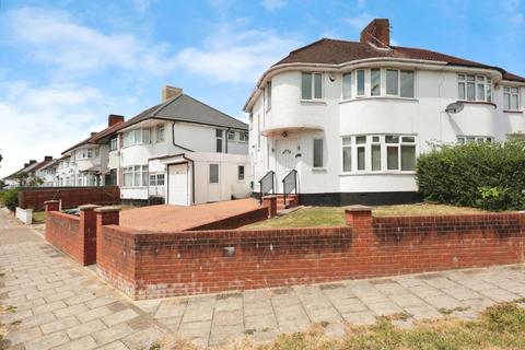 Curzon Avenue, Stanmore