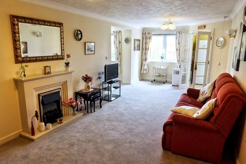 2 bedroom retirement property for sale, Spencer Court, Banbury