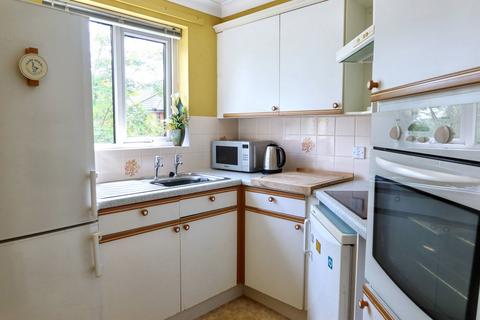 2 bedroom retirement property for sale, Spencer Court, Banbury