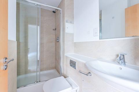 2 bedroom flat to rent, Streamlight Tower, Canary Wharf, London, E14