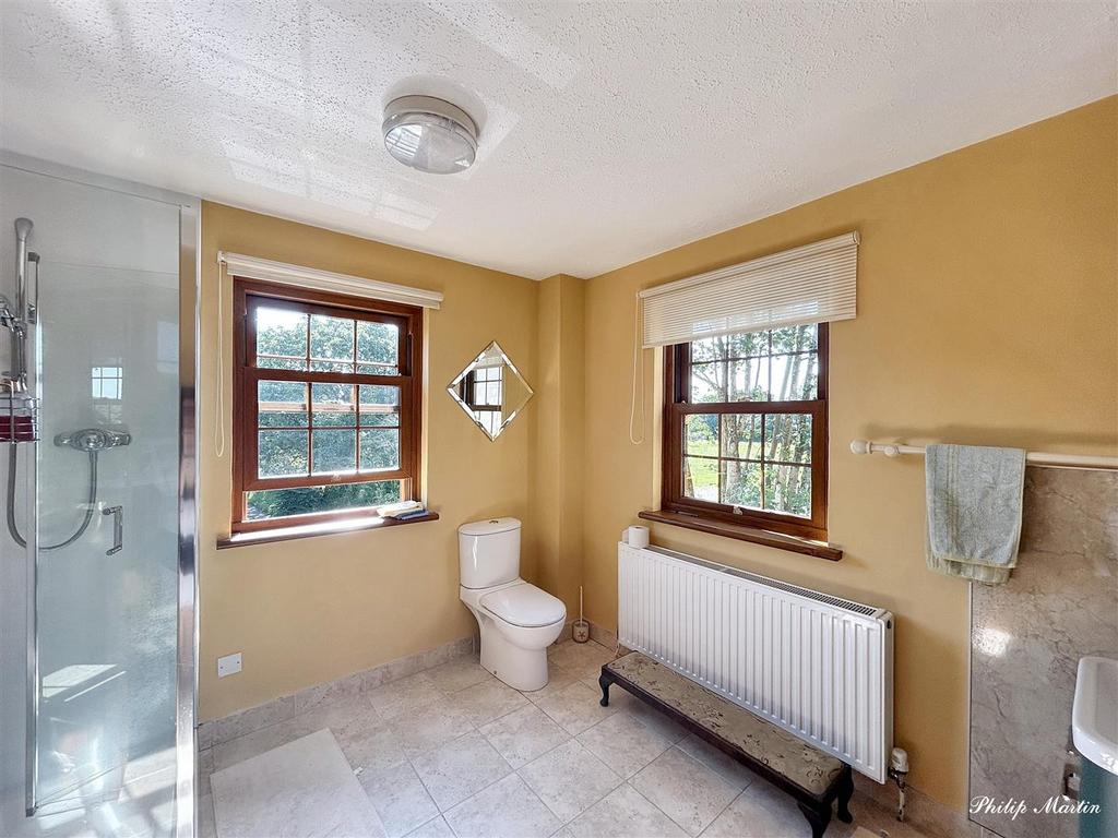 Shower Room.jpg