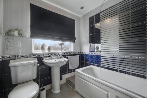 3 bedroom semi-detached house for sale, Sandhills Close, Belton LE12