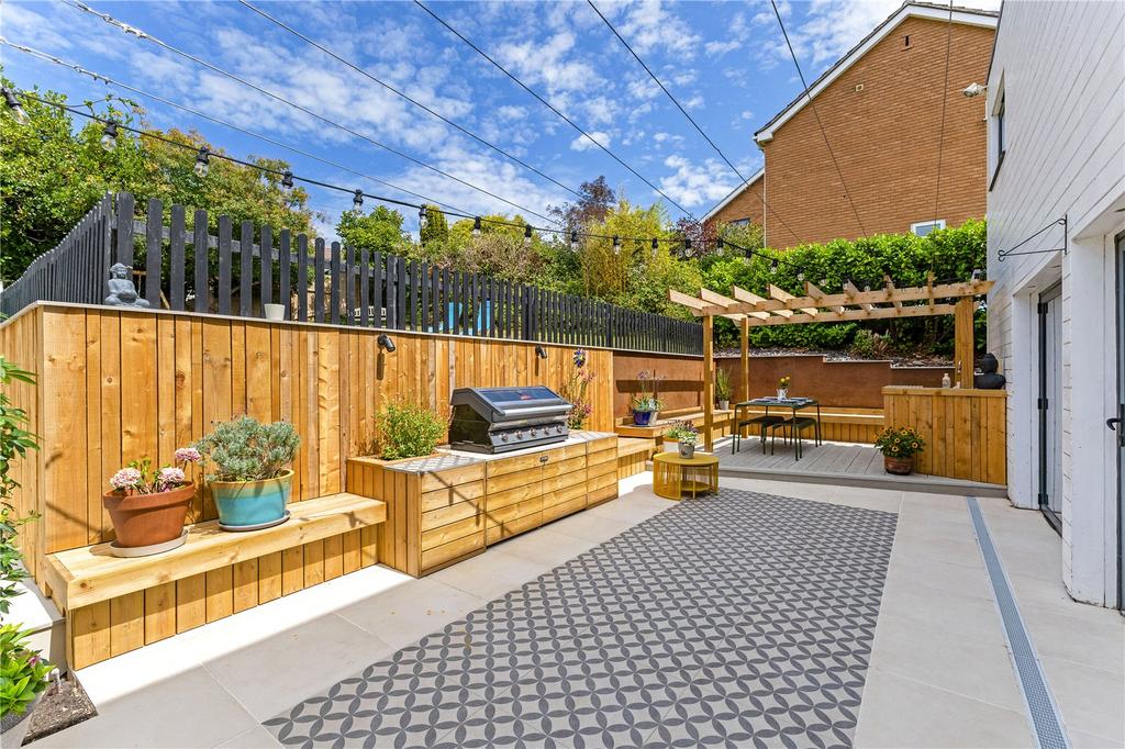 Outdoor Kitchen