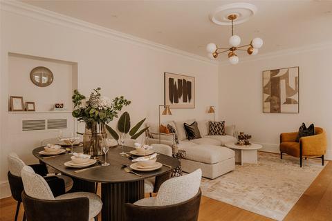 2 bedroom apartment to rent, Stratton Street, Mayfair W1J
