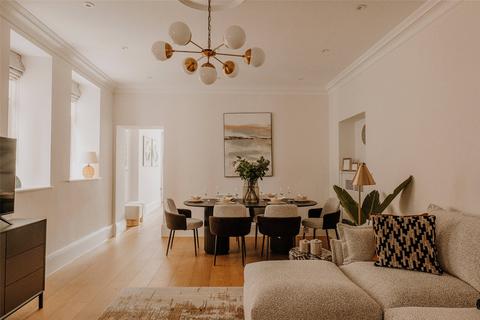 2 bedroom apartment to rent, Stratton Street, Mayfair W1J