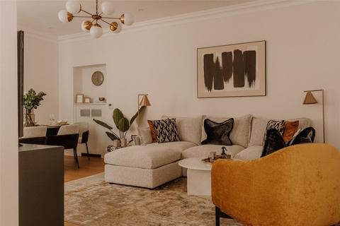 2 bedroom apartment to rent, Stratton Street, Mayfair W1J