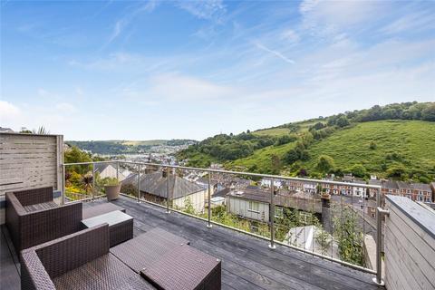 5 bedroom terraced house for sale