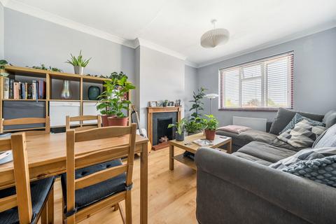 2 bedroom flat for sale, The Broadway, New Haw, KT15