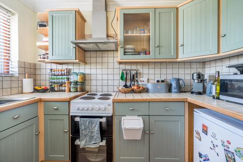 2 bedroom flat for sale, The Broadway, New Haw, KT15
