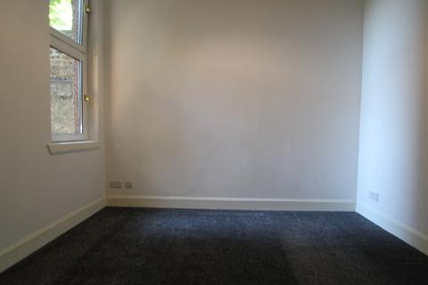 2 bedroom flat to rent, William Street, Dundee DD1