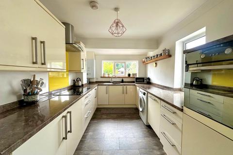 99 Downs Road, Walmer, Deal, CT14 7TB
