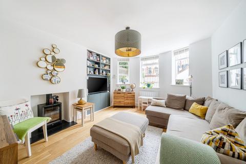 21b Milton Avenue, London, N6 5QF