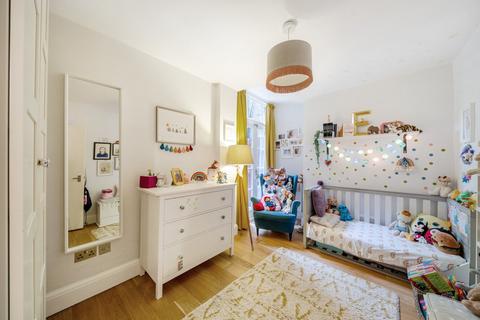 21b Milton Avenue, London, N6 5QF