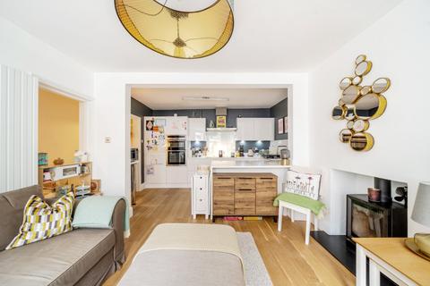 21b Milton Avenue, London, N6 5QF