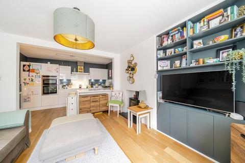 21b Milton Avenue, London, N6 5QF
