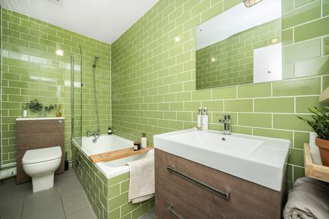 1 bedroom flat for sale, Sutton Place, London E9
