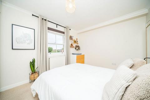 1 bedroom flat for sale, Sutton Place, London E9