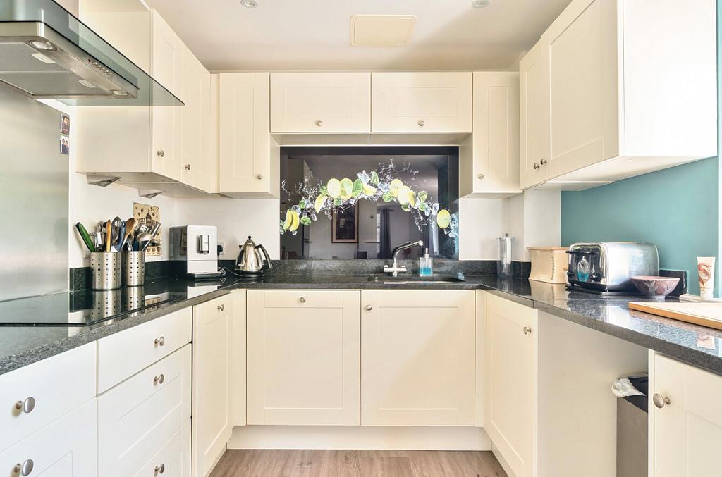 1326173-14-687a3a...