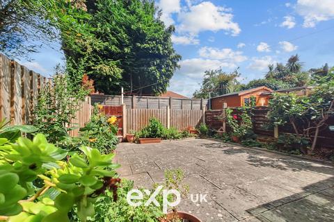 3 Chichester Way, Feltham, TW14 0DF