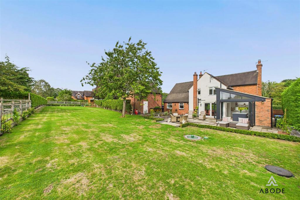 CAM03473 G0-PR0425-STILL049.jpg