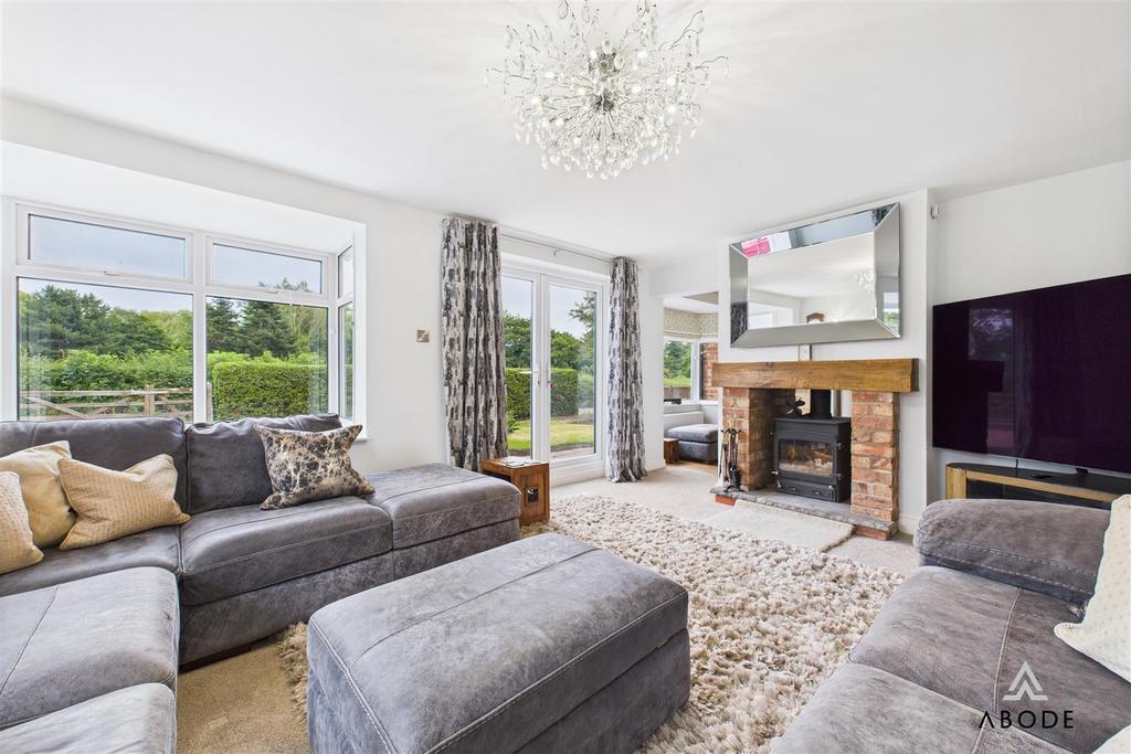 CAM03473 G0-PR0425-STILL023.jpg