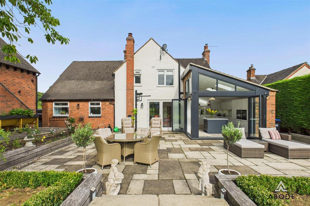 CAM03473 G0-PR0425-STILL043.jpg