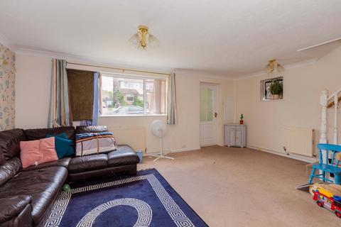 33 Barton Road, Slough, SL3 8DF