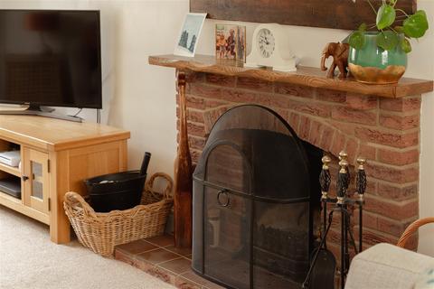 15 Howard Place, Reigate, RH2 9NP