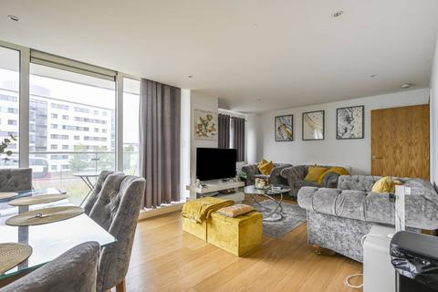 3 bedroom flat for sale, Fathom Court, E16, Docklands, London, E16