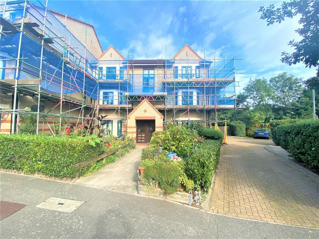 Peel Close E4