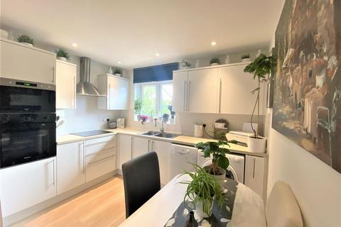 2 bedroom flat to rent, Peel Close, London, E4