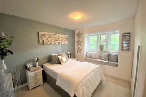 2 bedroom flat to rent, Peel Close, London, E4