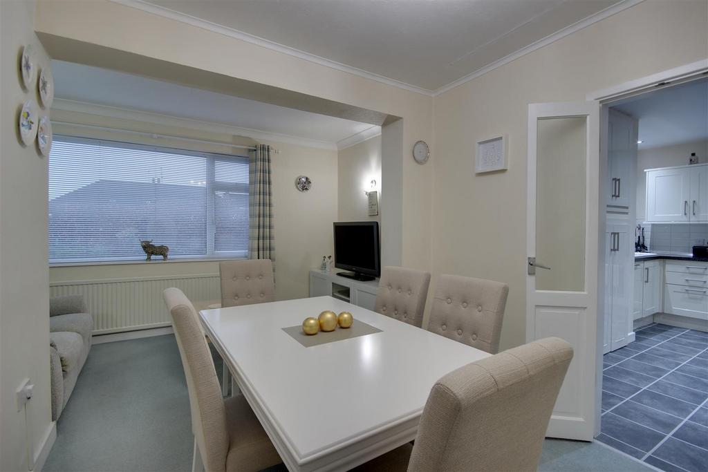 Living/Dining/Bed 3