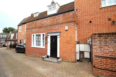 3 bedroom terraced house to rent, Sheradays Court, CM12